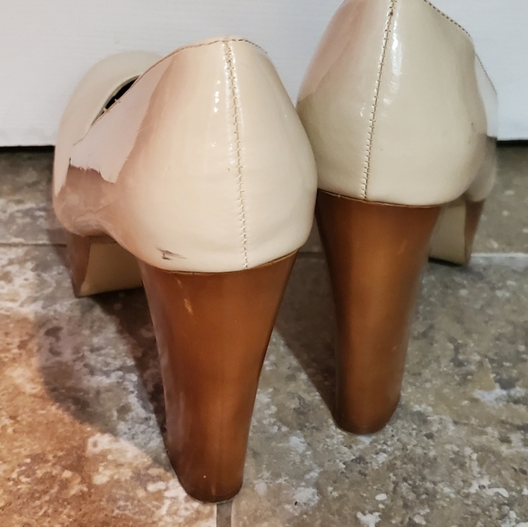 Shoes - Picture 3 of 4